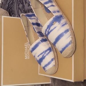 Excellent condition sz 6.5 Michael Kors Flats,